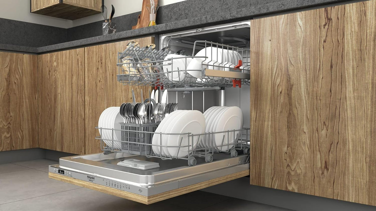 Lavastoviglie incasso HOTPOINT ARISTON | Modello  H2I HRD526 S. Prodotto nuovo senza imballo con possibili difetti estetici
